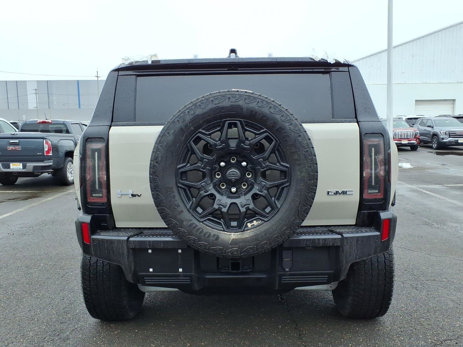 New 2026 GMC Hummer EV SUV w/ LPO, Dark Essentials Package image 5