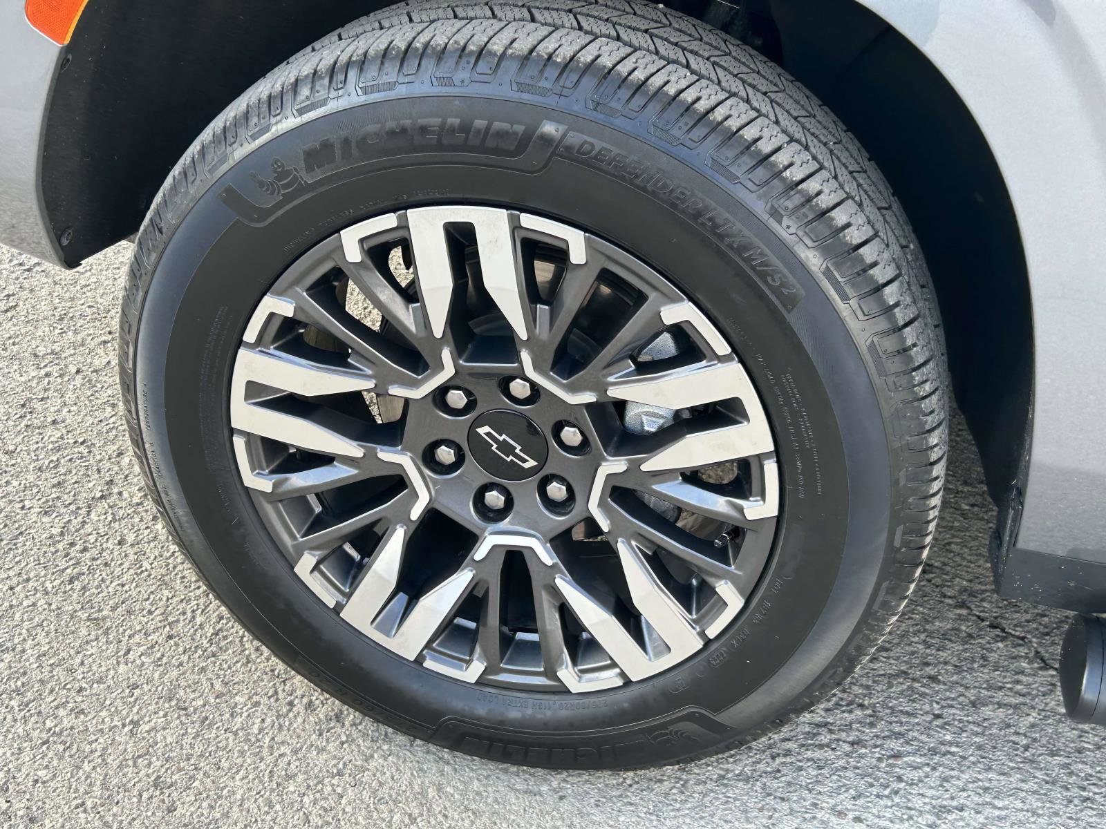 Used 2022 Chevrolet Suburban Z71 w/ Luxury Package image 9