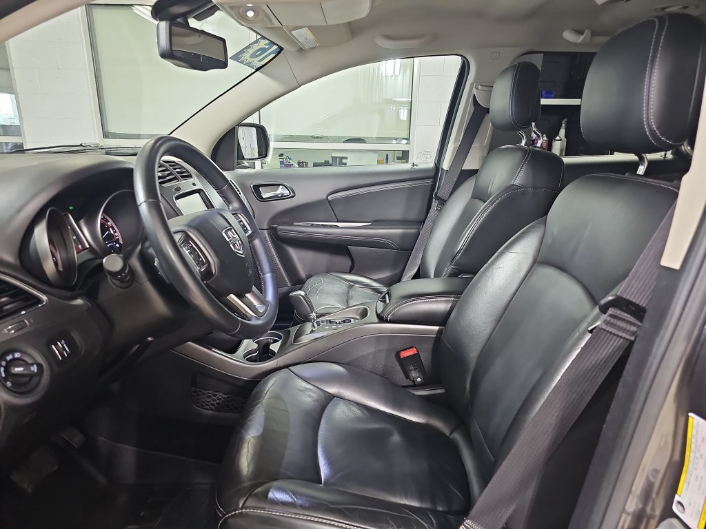 Used 2016 Dodge Journey Crossroad w/ Popular Equipment Group FWD image 18