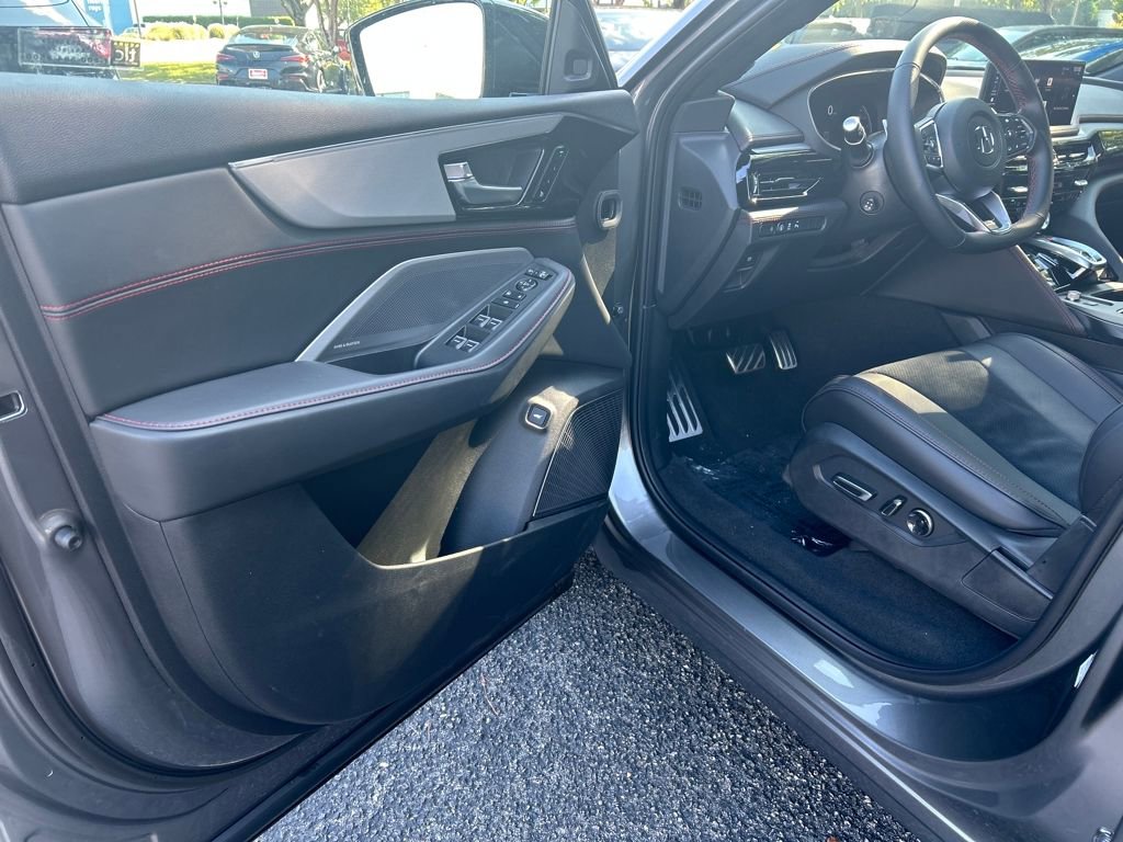 New 2025 Acura MDX SH-AWD image 11