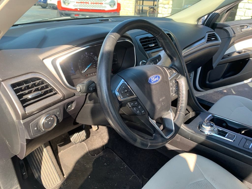 Used 2020 Ford Fusion SE w/ Equipment Group 151A FWD image 26