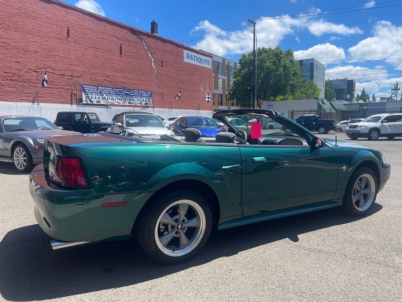 Used 2001 Ford Mustang Convertible RWD image 25