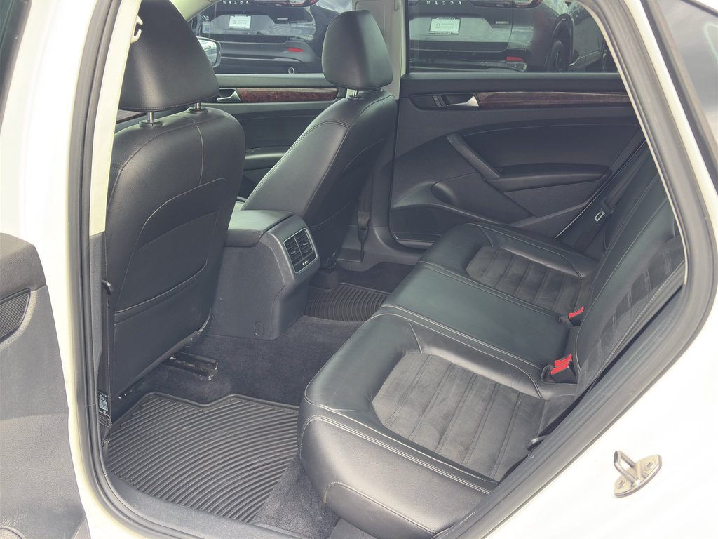 Used 2013 Volkswagen Passat TDI SEL Premium FWD image 14