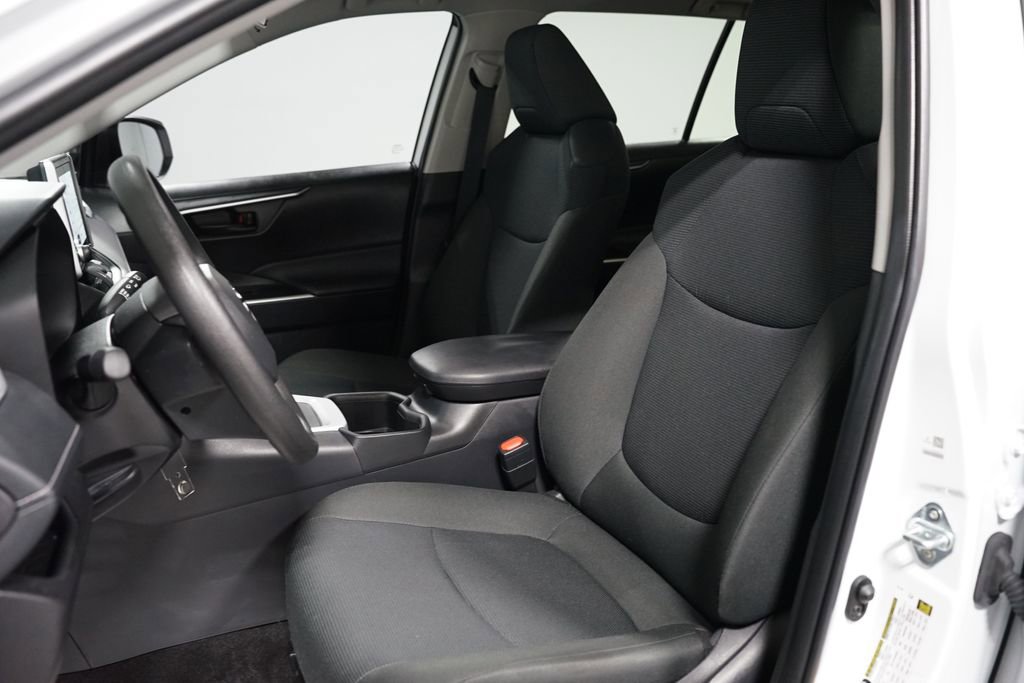 Certified 2025 Toyota RAV4 LE image 25