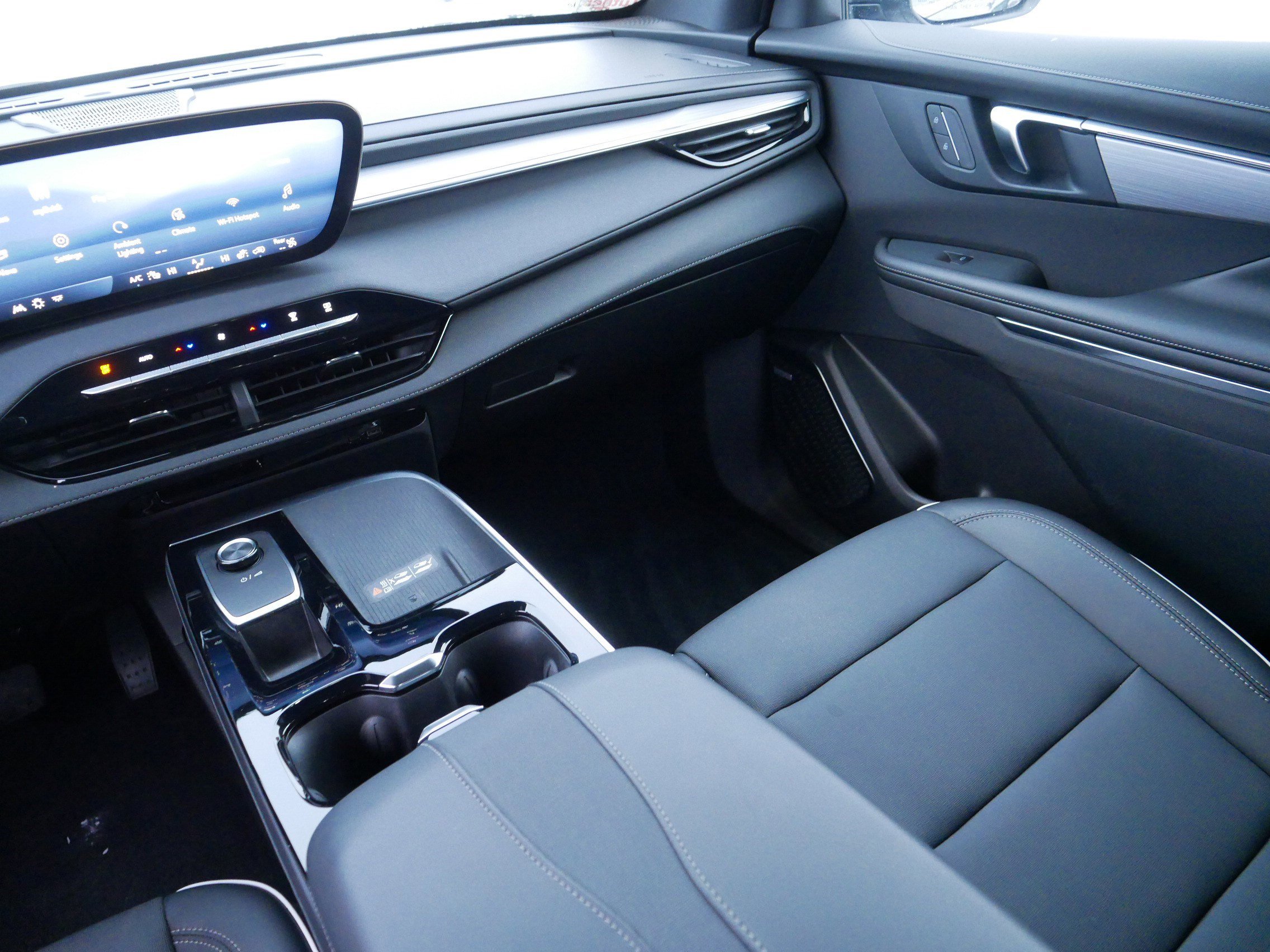 Certified 2025 Buick Enclave Preferred image 11