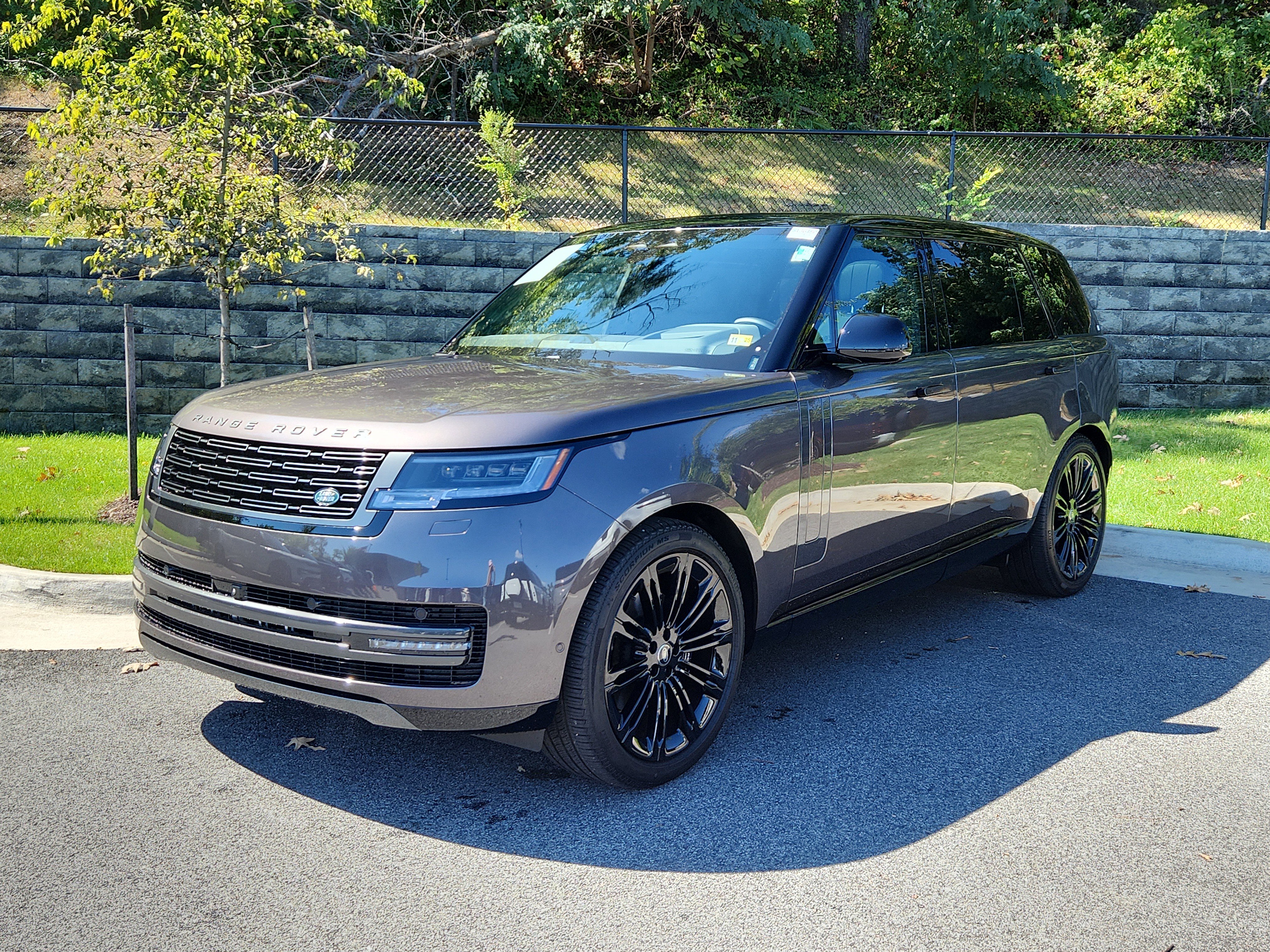 Used 2025 Land Rover Range Rover Long Wheelbase SE