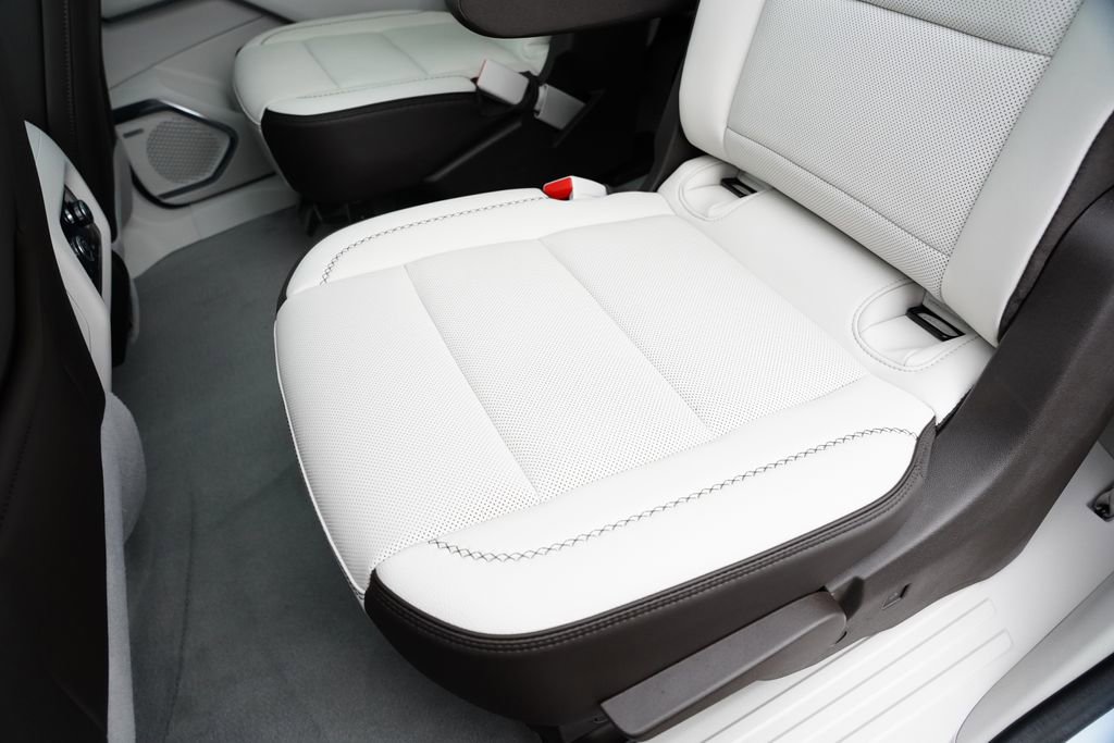 Used 2024 GMC Acadia Denali image 22