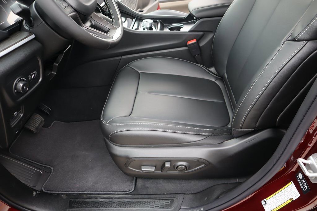 New 2025 Jeep Grand Cherokee L Limited image 12