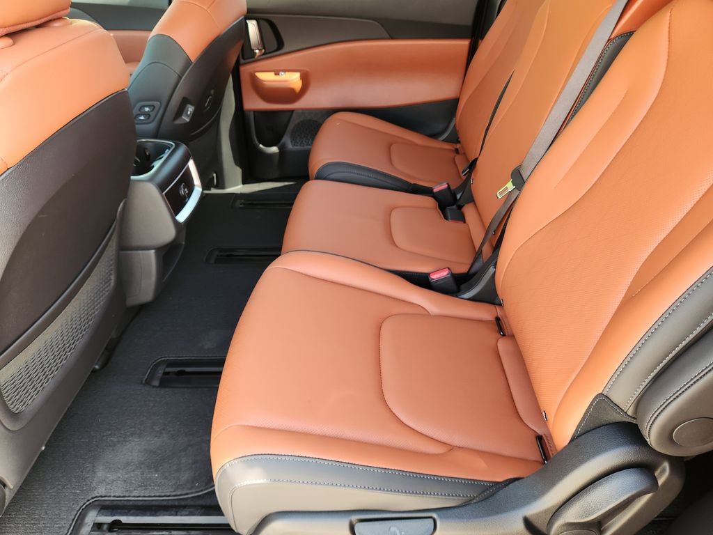New 2026 Kia Carnival EX FWD image 19