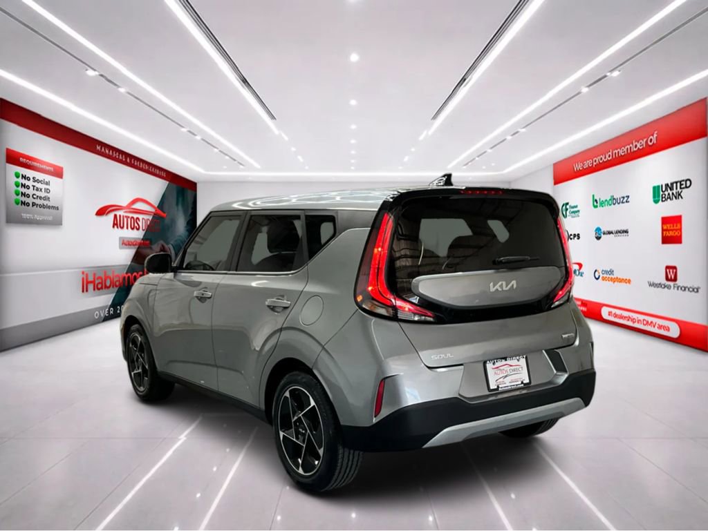 Used 2023 Kia Soul EX FWD image 5