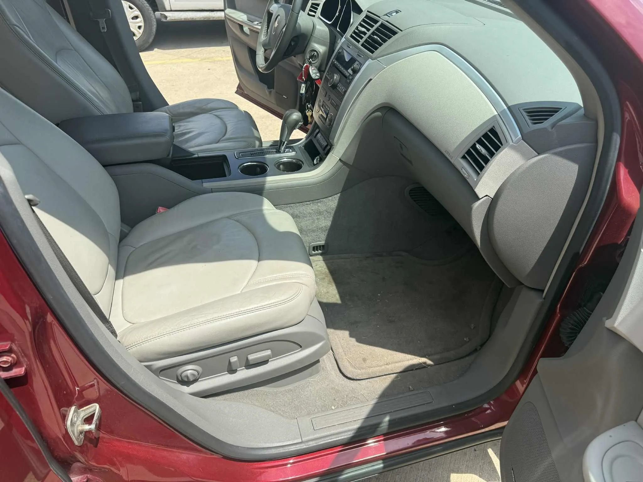 Used 2009 Chevrolet Traverse LT image 17