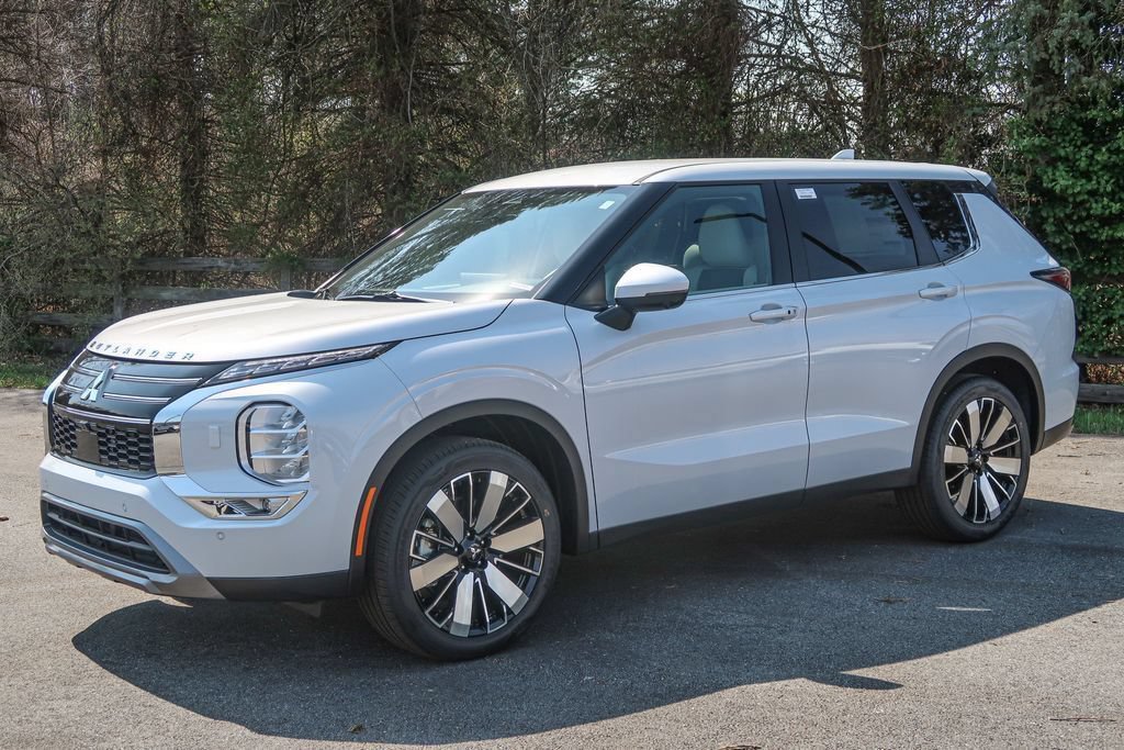 New 2026 Mitsubishi Outlander SE AWD/4WD image 3