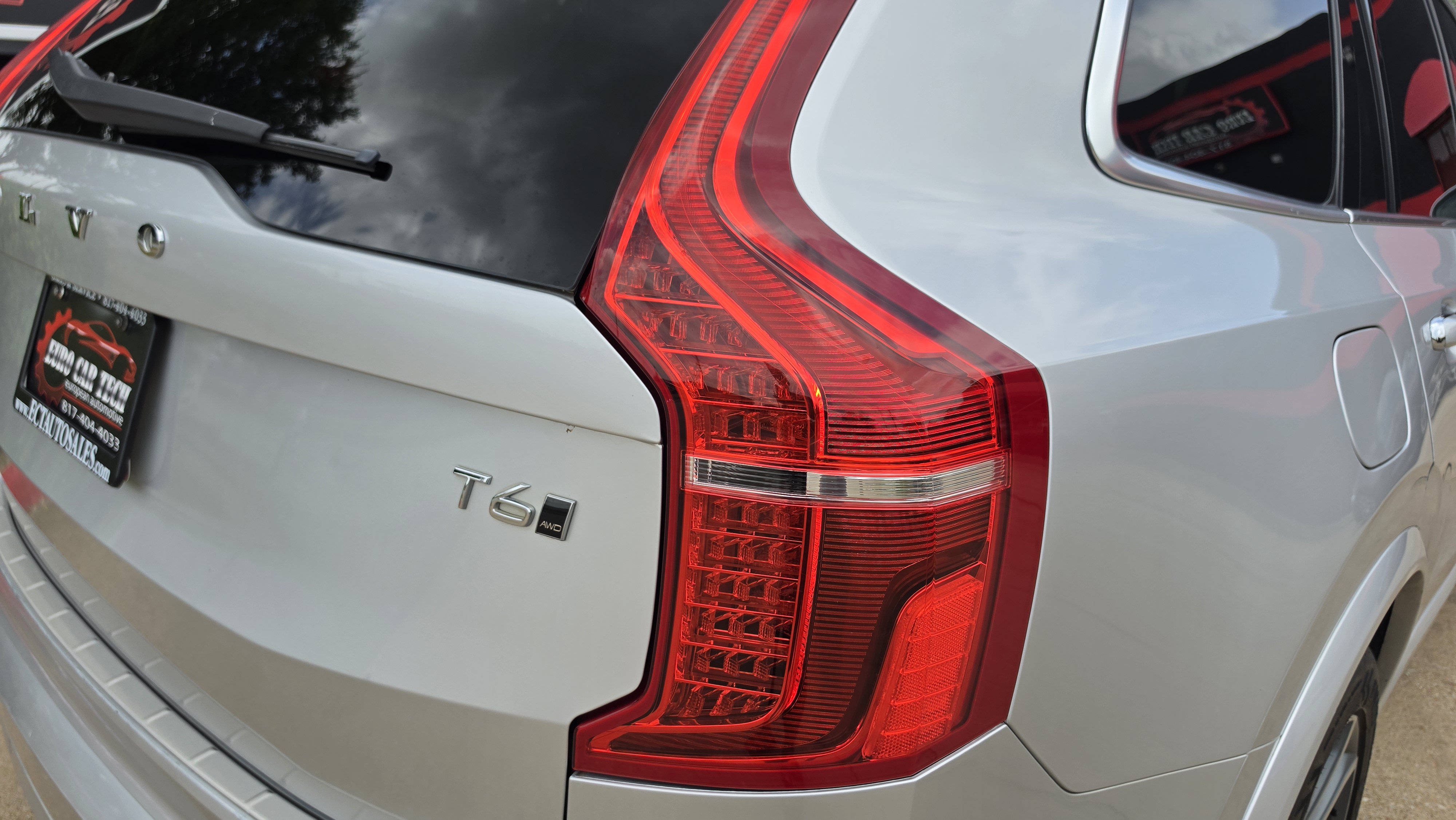 Used 2018 Volvo XC90 T6 Momentum w/ Convenience Package AWD/4WD image 9