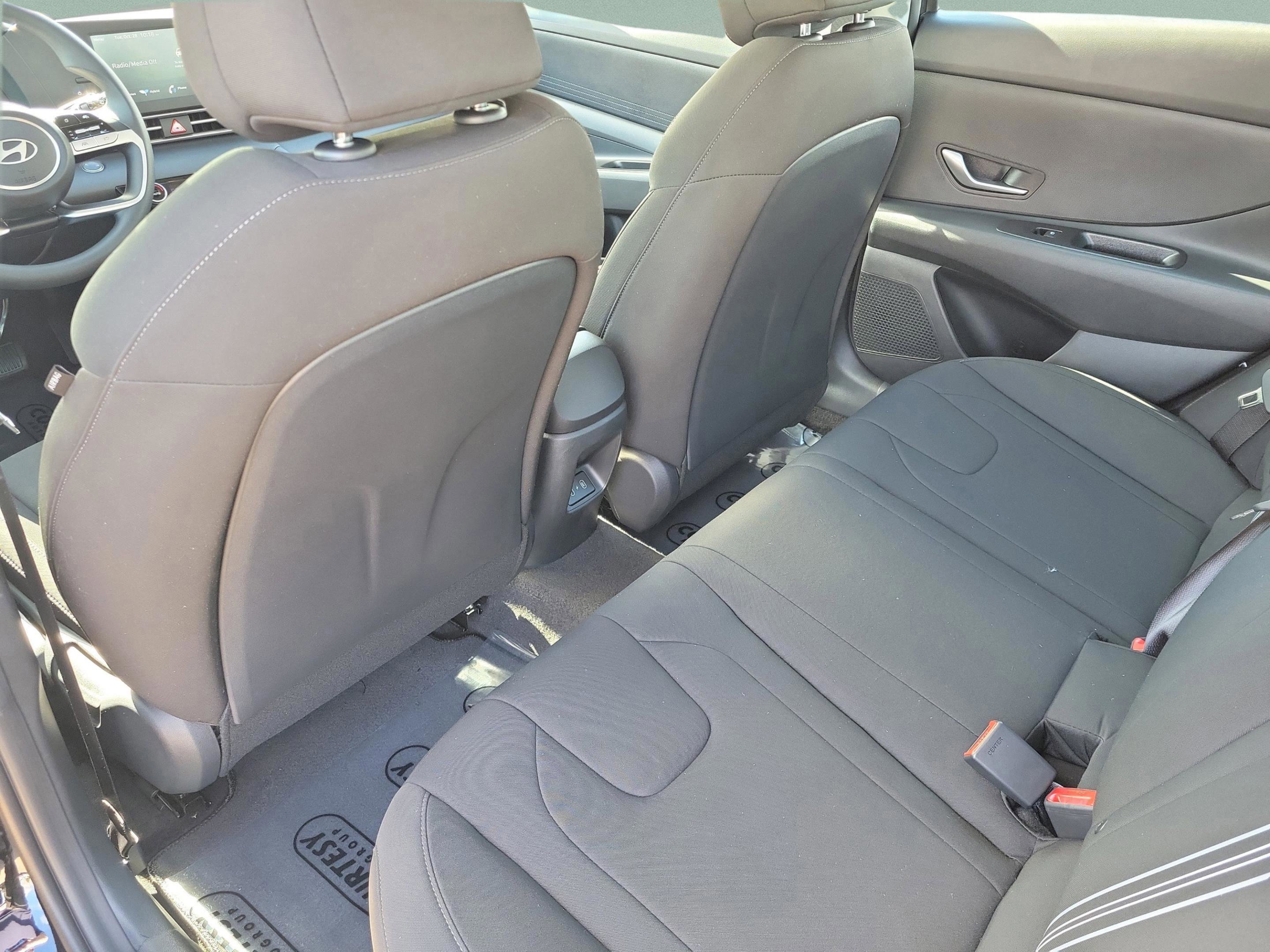 New 2026 Hyundai Elantra Blue image 21