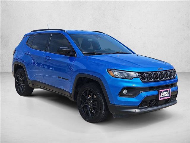 Used 2025 Jeep Compass Latitude w/ Altitude Special Edition AWD/4WD image 3