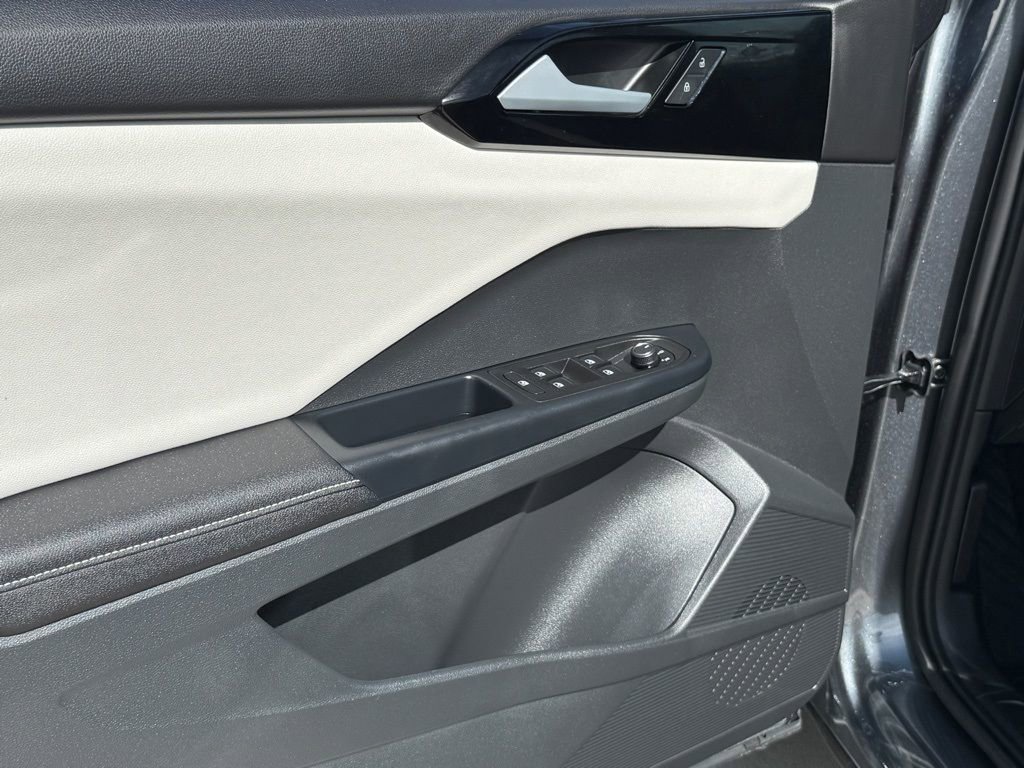 New 2026 Volkswagen Taos S image 10