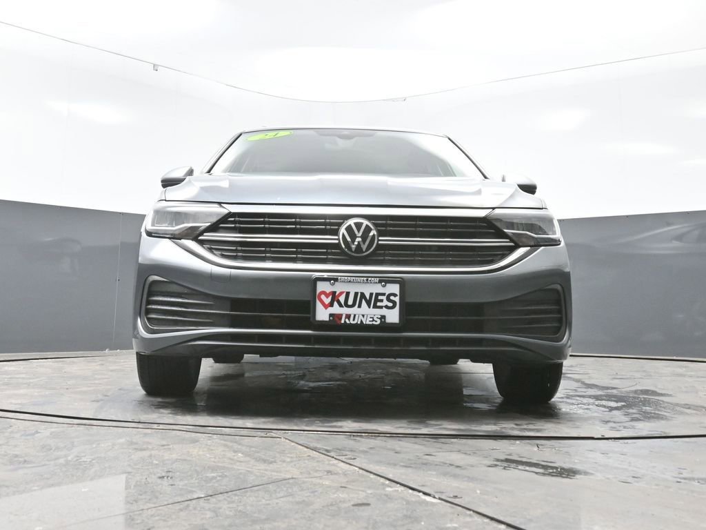 Used 2024 Volkswagen Jetta SE image 53