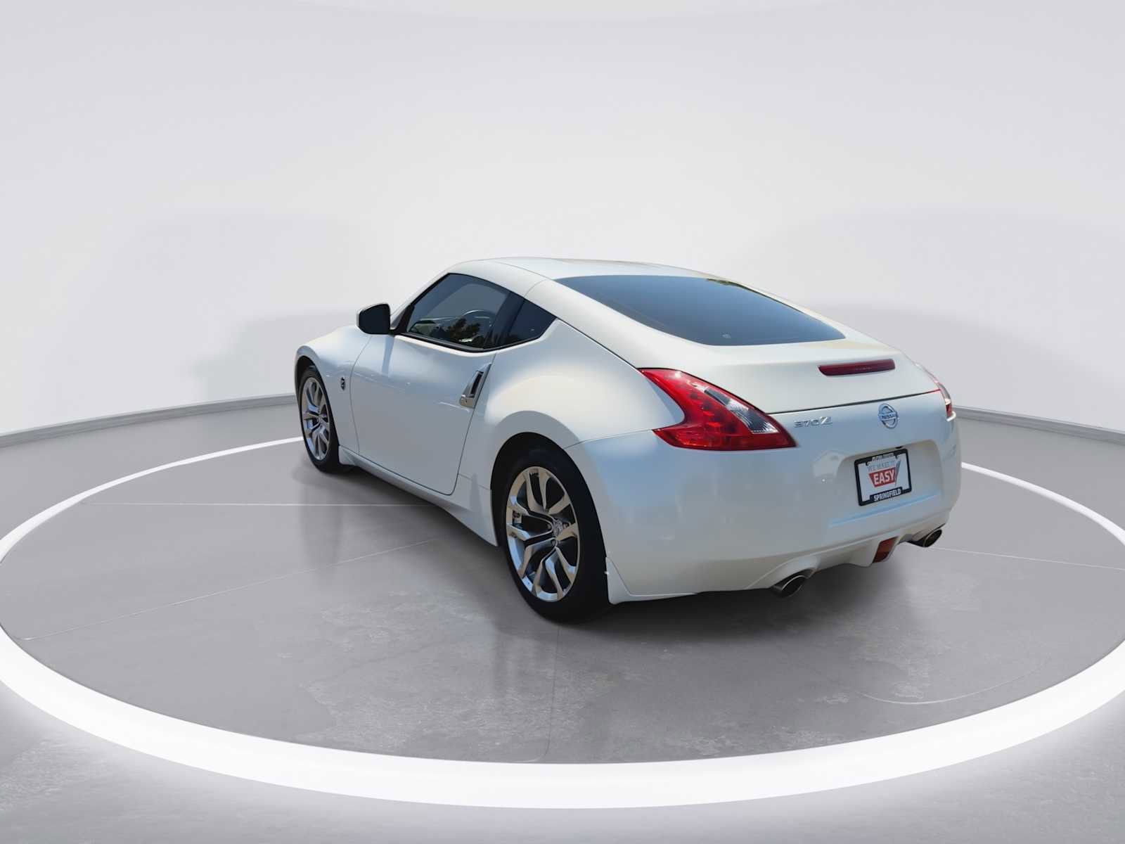 Used 2014 Nissan 370Z Coupe RWD image 6