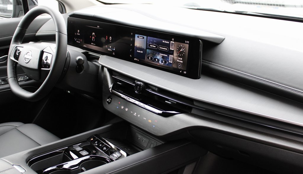 Certified 2025 Nissan Murano SV image 30