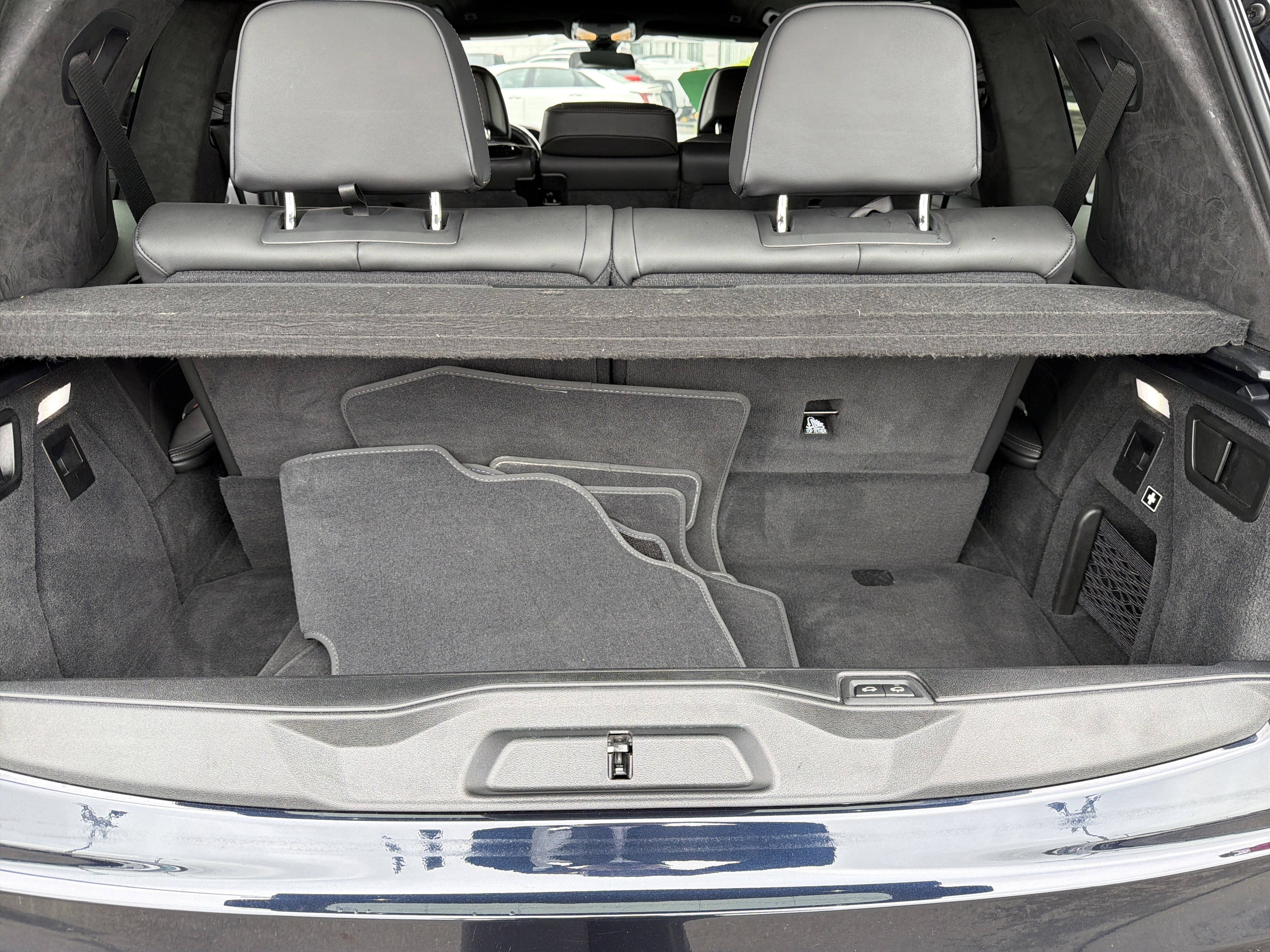 Used 2022 BMW X7 M50i w/ Cold Weather Package image 26