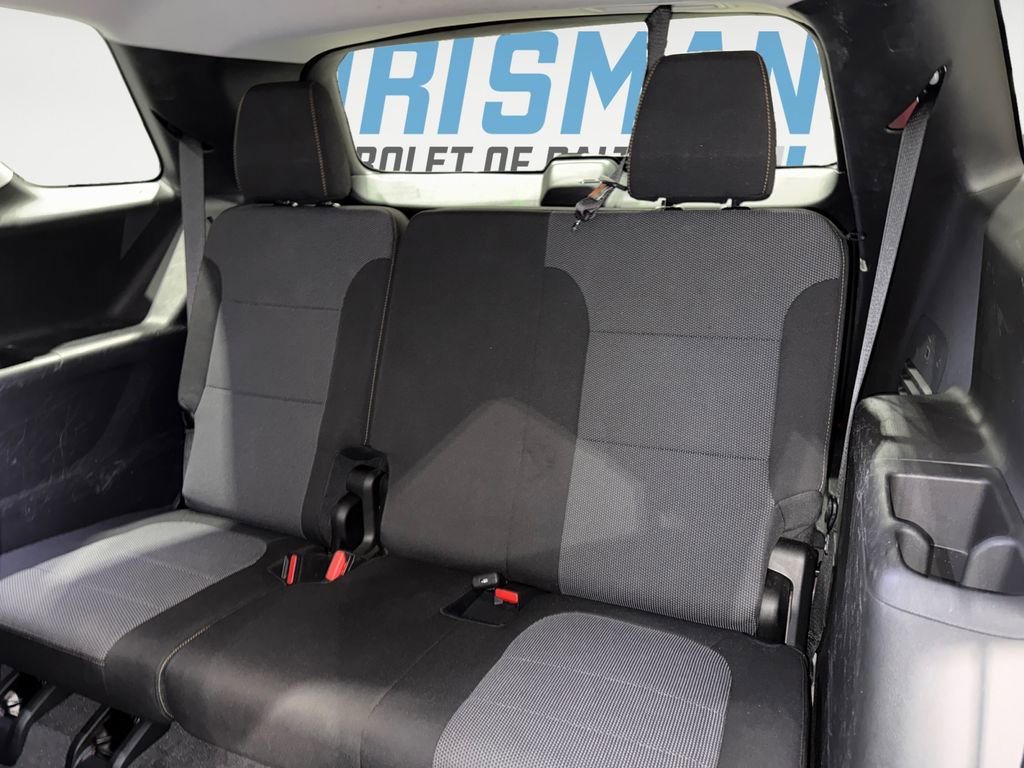 Used 2020 Chevrolet Traverse LT w/ LPO, Blackout Package image 17