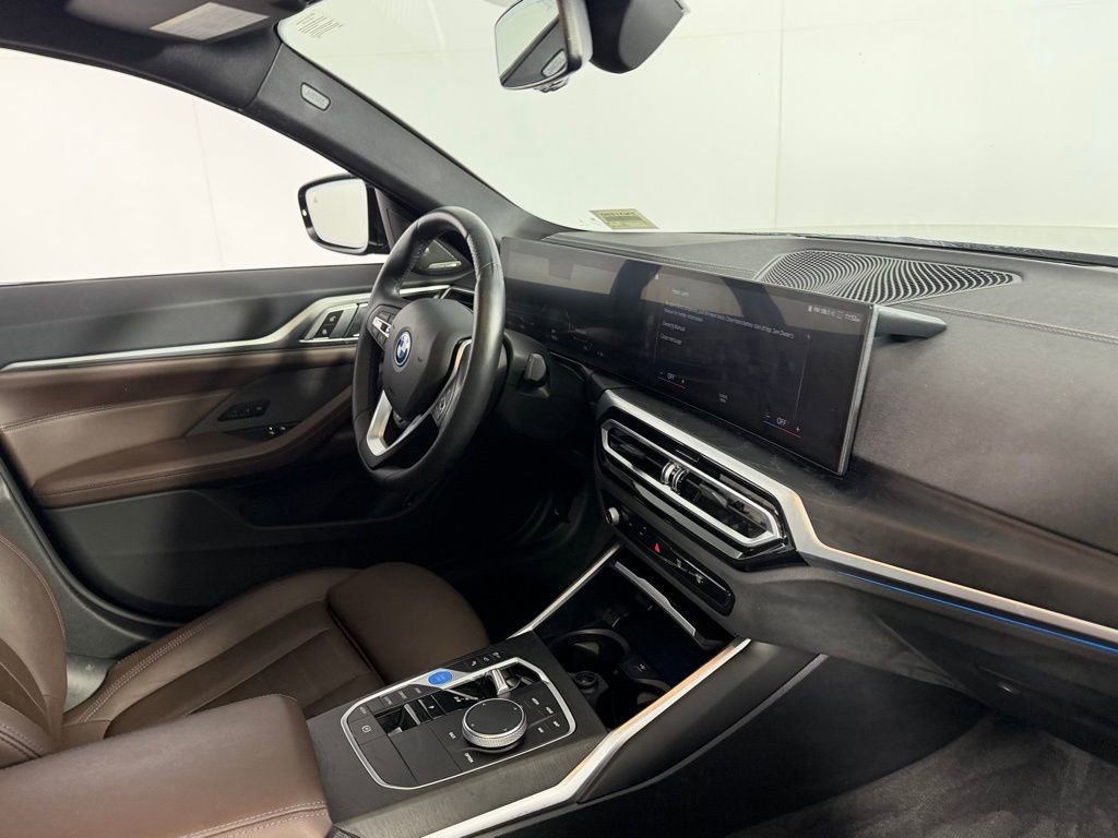 Used 2023 BMW i4 eDrive40 w/ Premium Package image 32