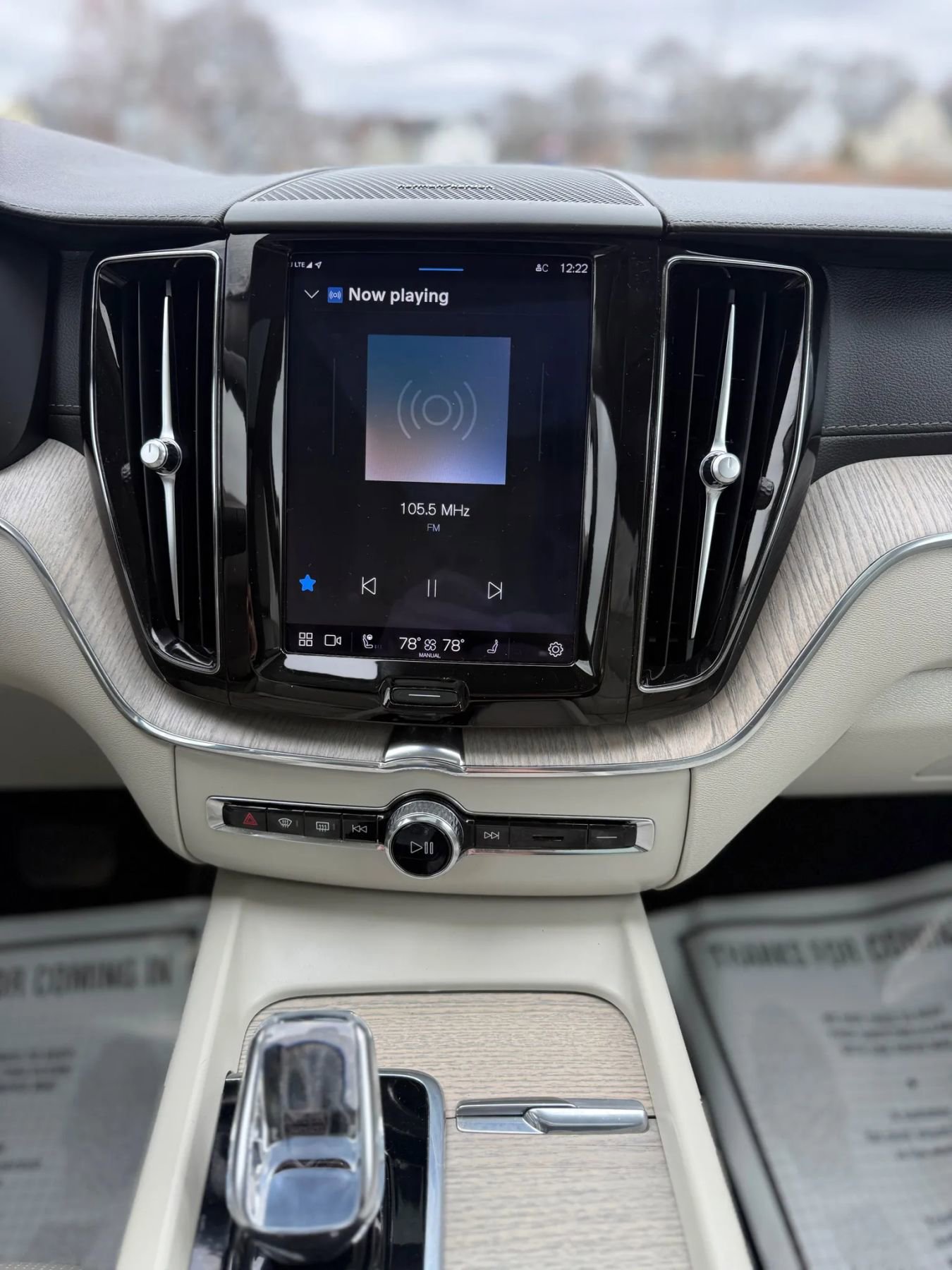 Used 2022 Volvo XC60 T8 Inscription w/ Advanced Package image 28