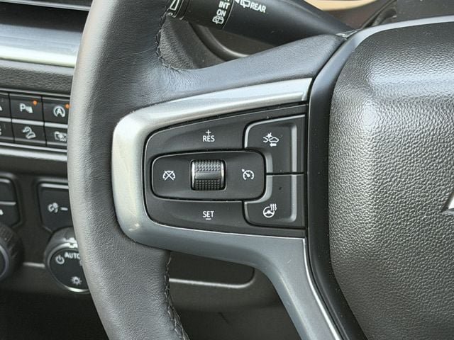 Used 2022 Chevrolet Tahoe Z71 w/ Luxury Package AWD/4WD image 14
