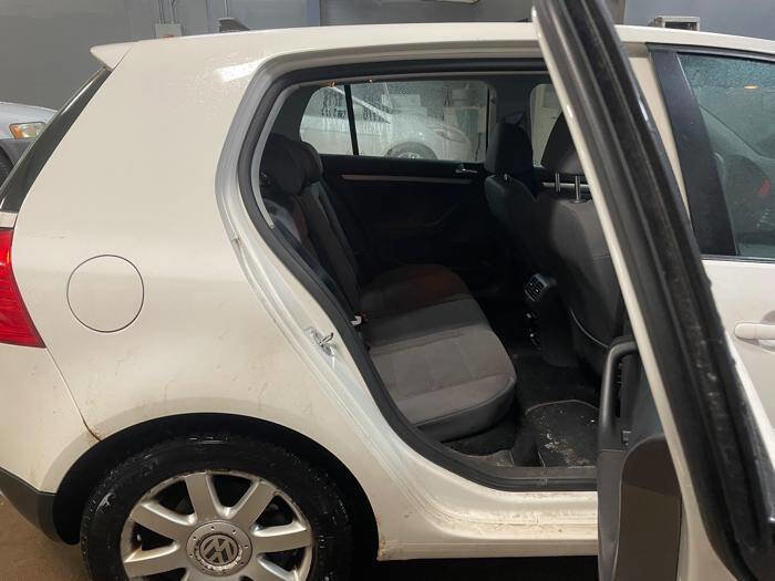 Used 2008 Volkswagen Rabbit S image 27