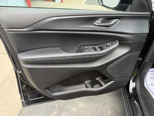 Used 2024 Jeep Grand Cherokee Altitude AWD/4WD image 19