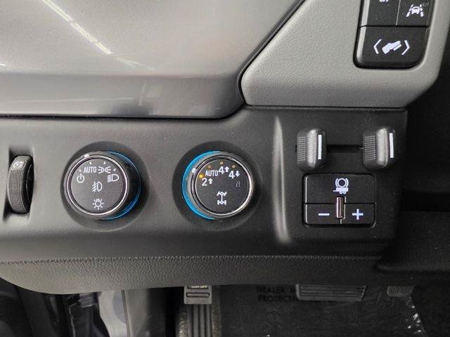 Used 2018 Chevrolet Tahoe LT w/ LT Signature Package AWD/4WD image 16