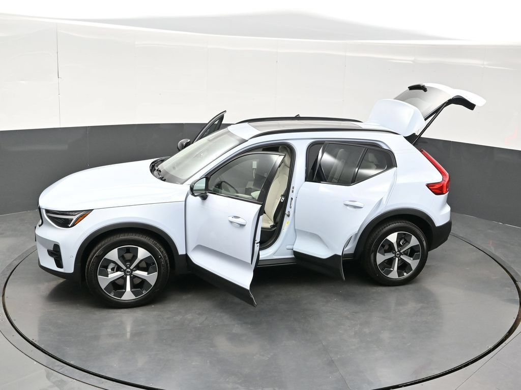 New 2026 Volvo XC40 B5 Plus w/ Protection Package Premier AWD/4WD image 41