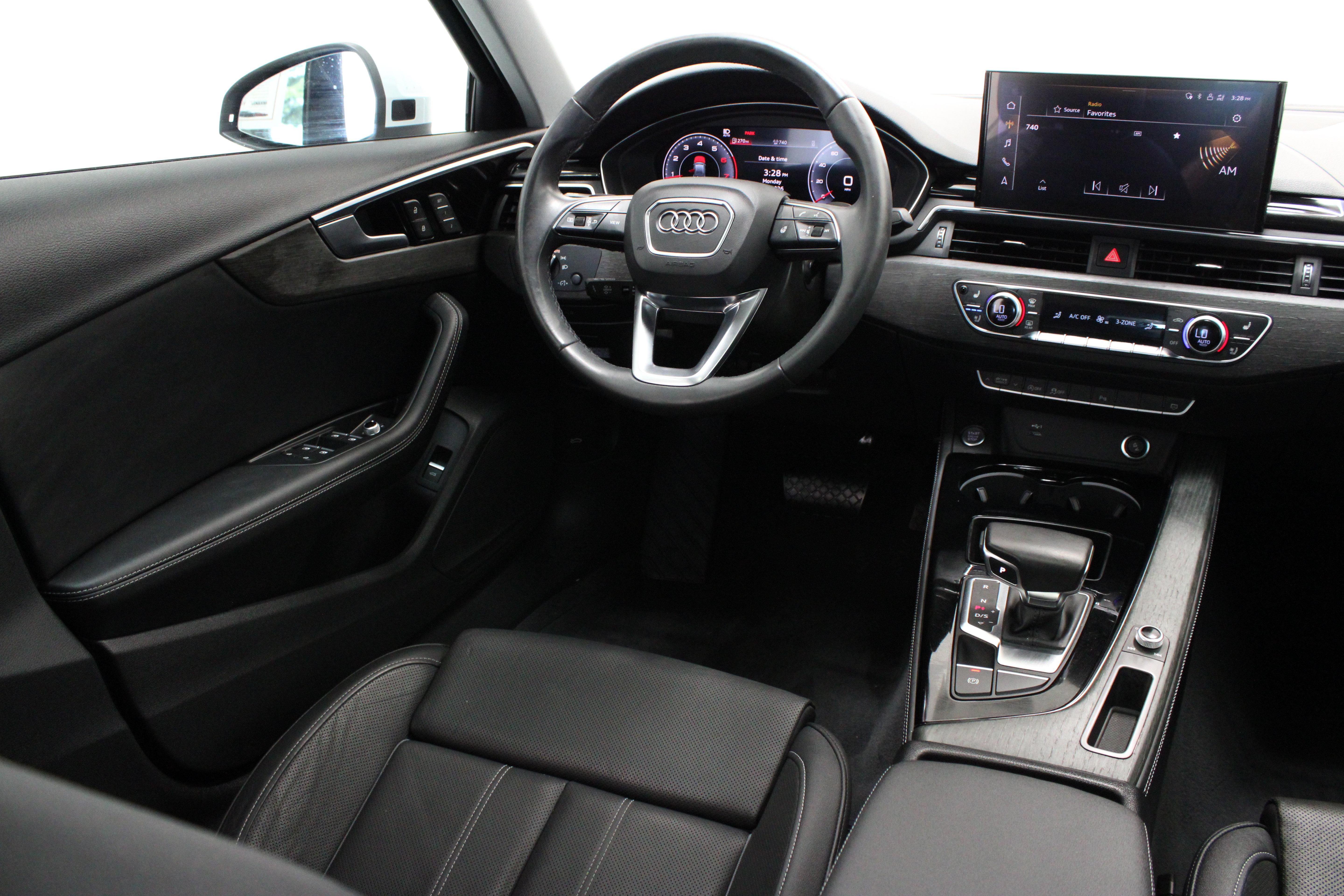 Used 2021 Audi A4 2.0T Premium Plus w/ Premium Plus Package AWD/4WD image 31
