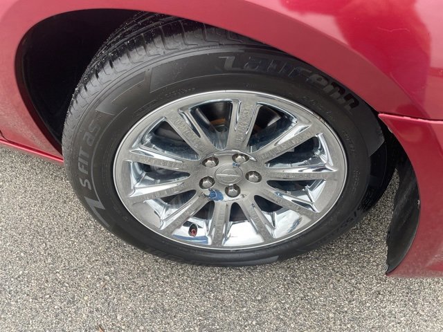 Used 2014 Chrysler 300 C image 16