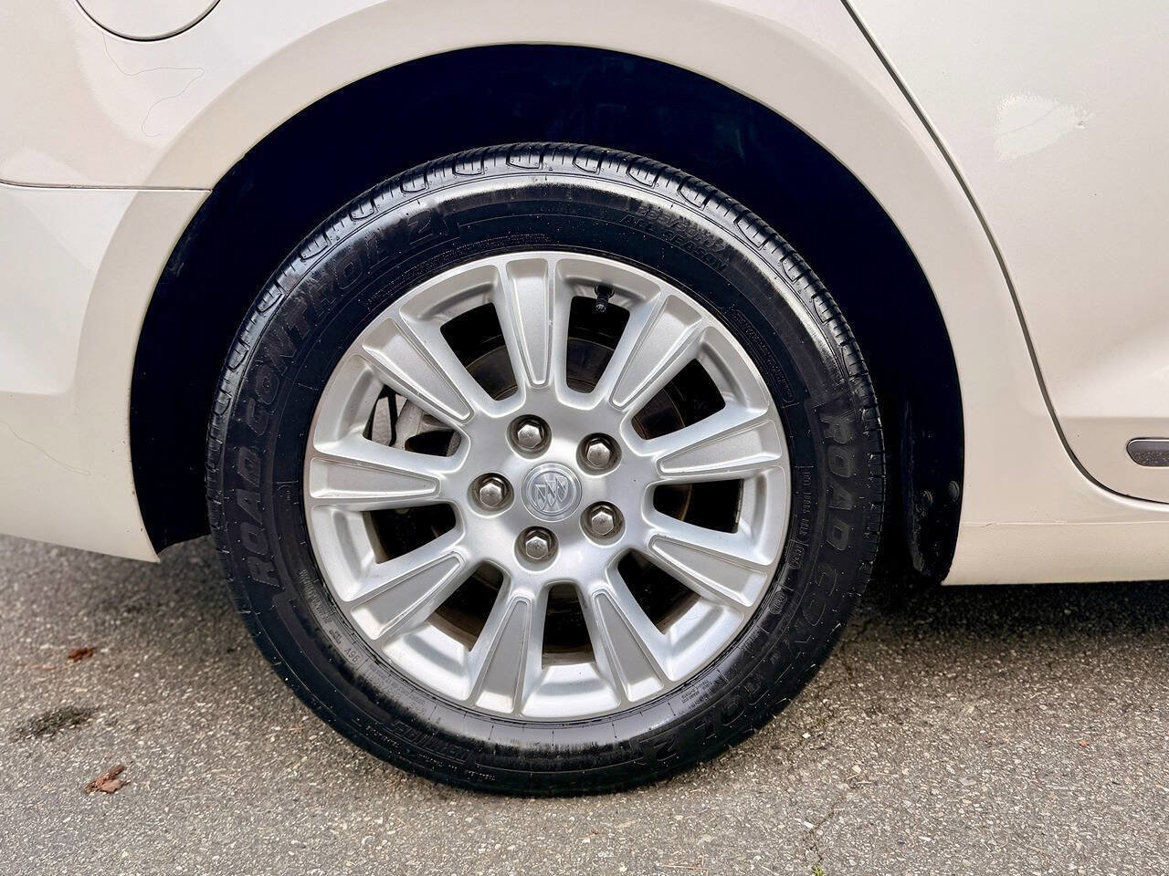 Used 2012 Buick LaCrosse Premium image 32