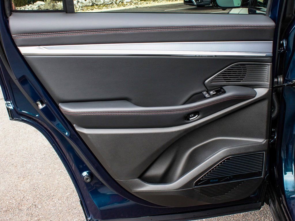 Used 2024 Jeep Wagoneer Launch Edition image 11