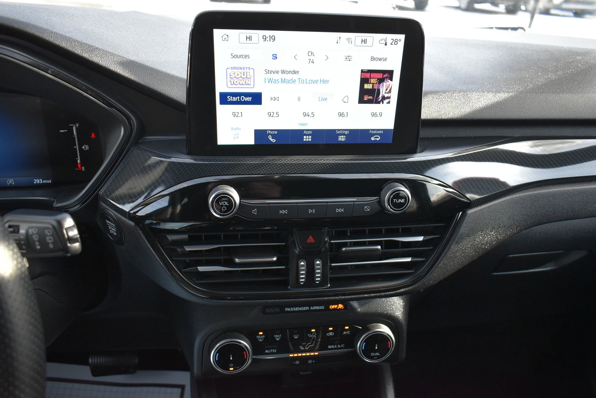 Used 2025 Ford Escape ST-Line image 24