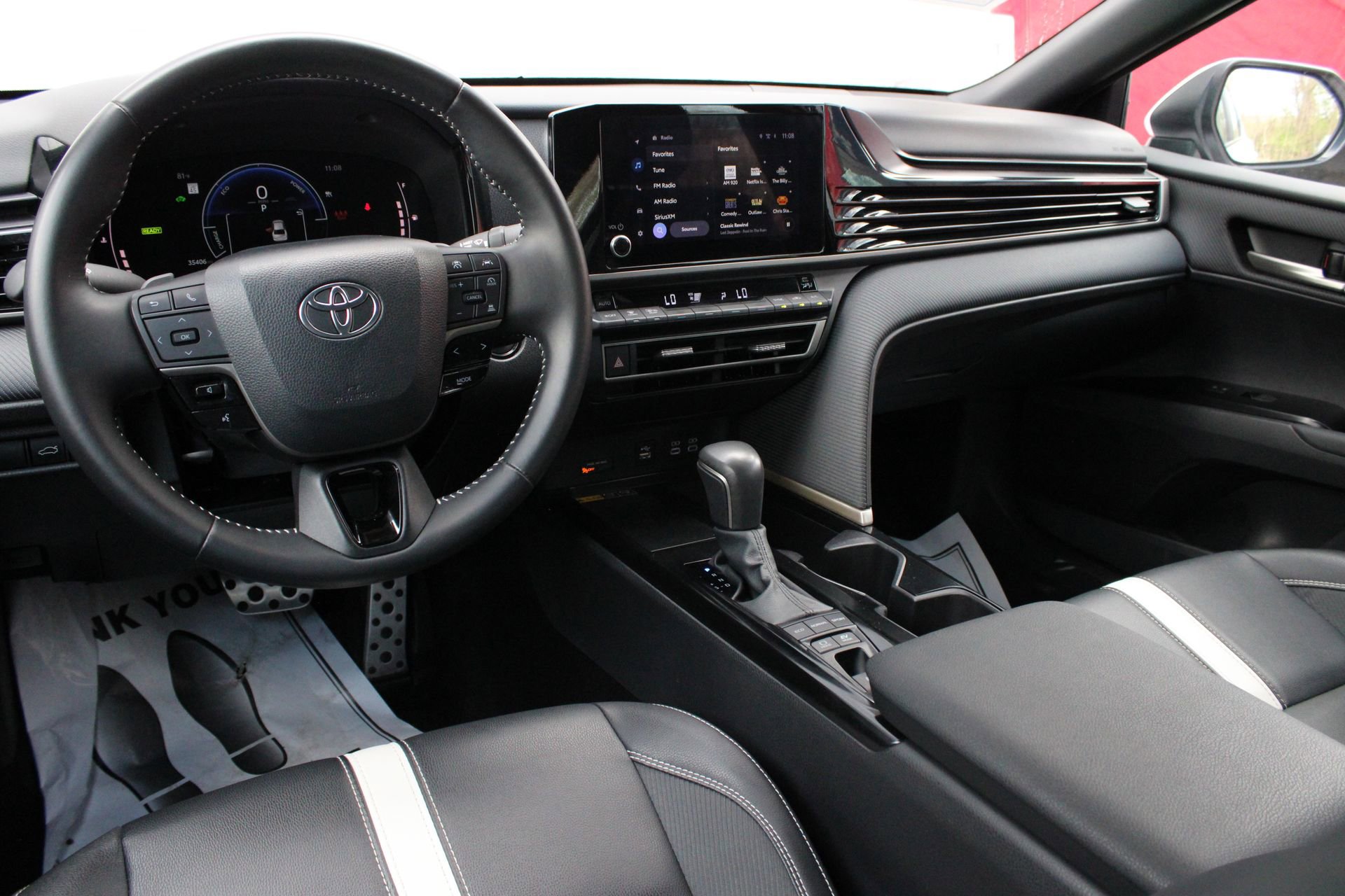 Used 2025 Toyota Camry SE image 21