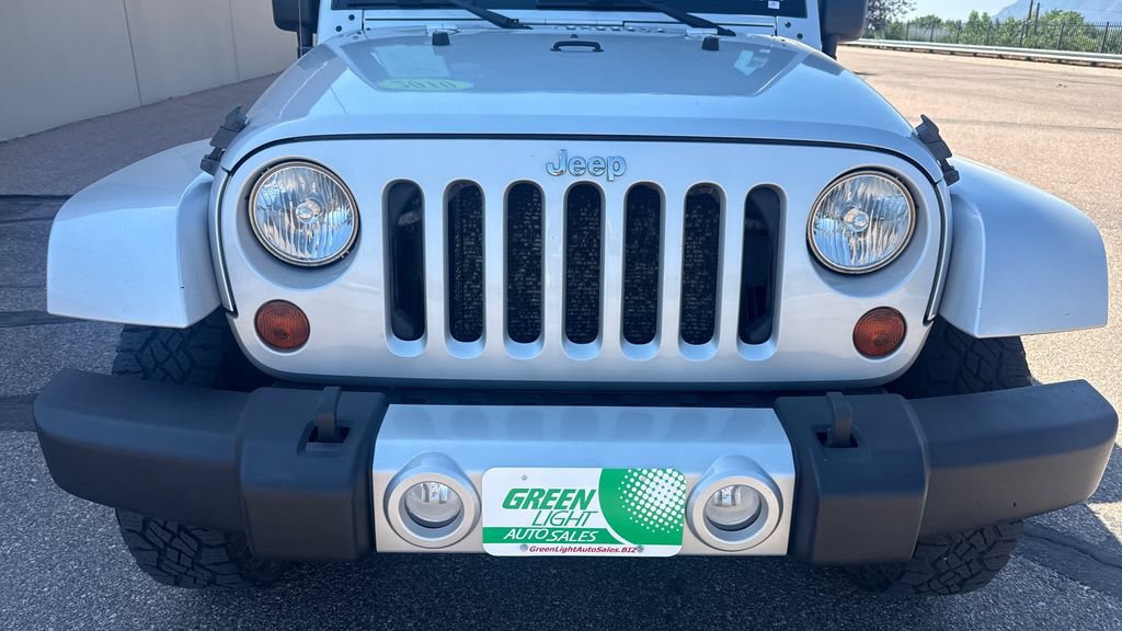 Used 2010 Jeep Wrangler Unlimited Sahara AWD/4WD image 12