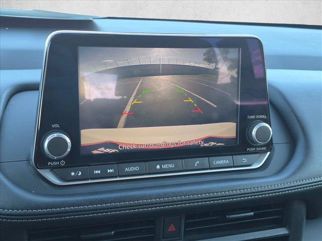 Used 2024 Nissan Rogue S FWD image 13