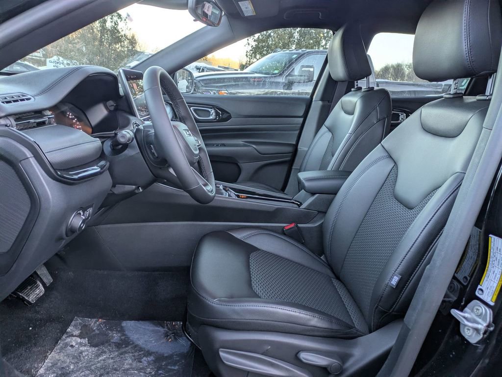 New 2026 Jeep Compass Latitude AWD/4WD image 12