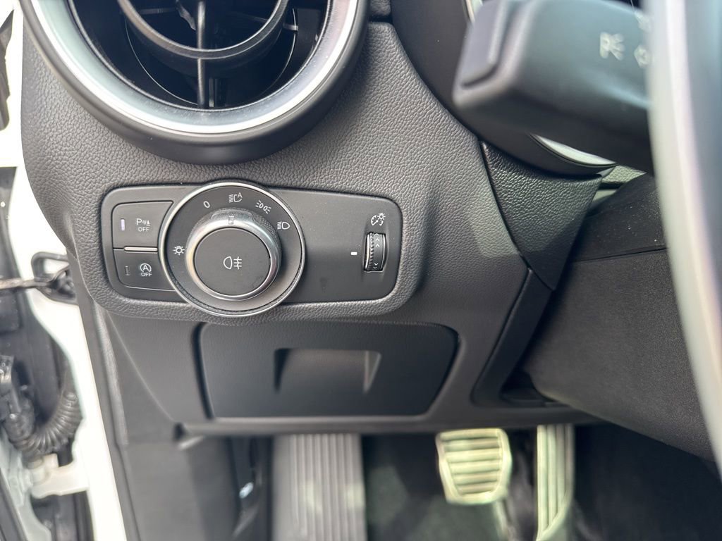 Used 2024 Alfa Romeo Stelvio Veloce image 38