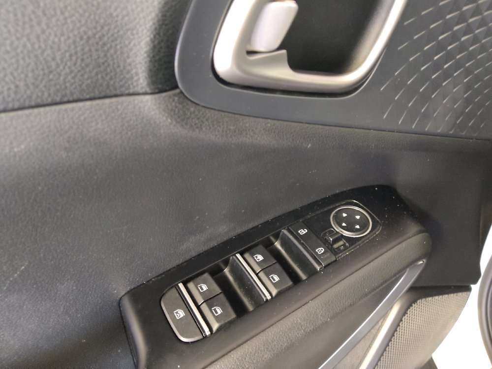 Used 2020 Kia Soul S FWD image 27