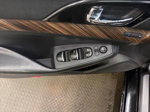 Used 2017 Nissan Maxima Platinum image 14