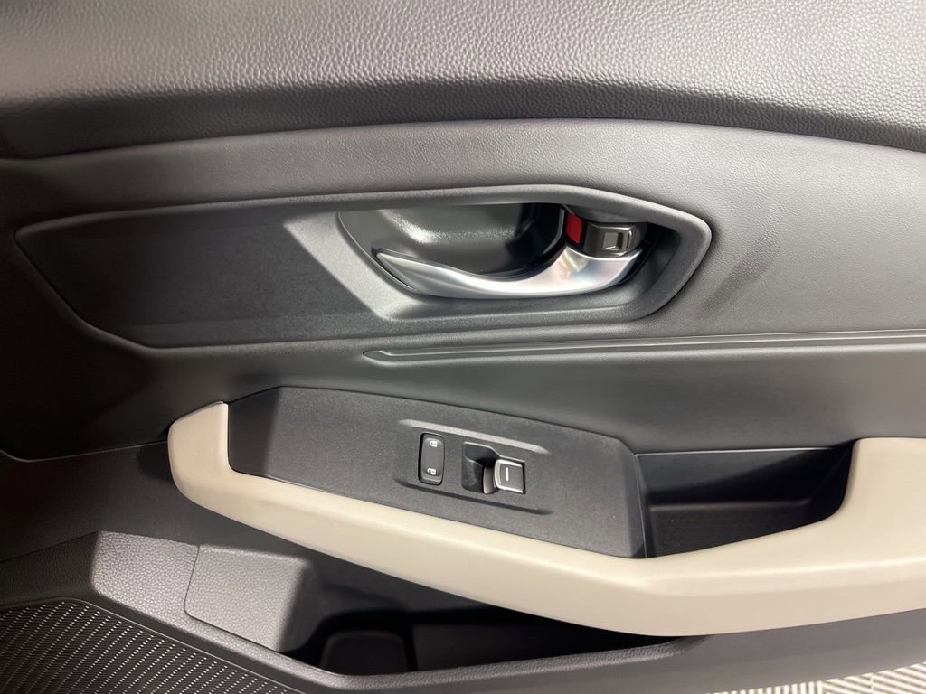 Certified 2025 Honda Accord SE image 10