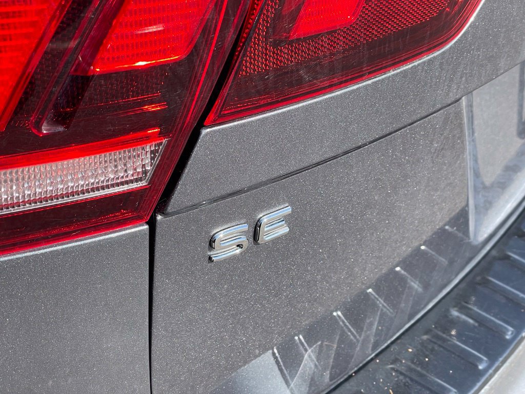 Used 2024 Volkswagen Tiguan SE R-Line AWD/4WD image 29