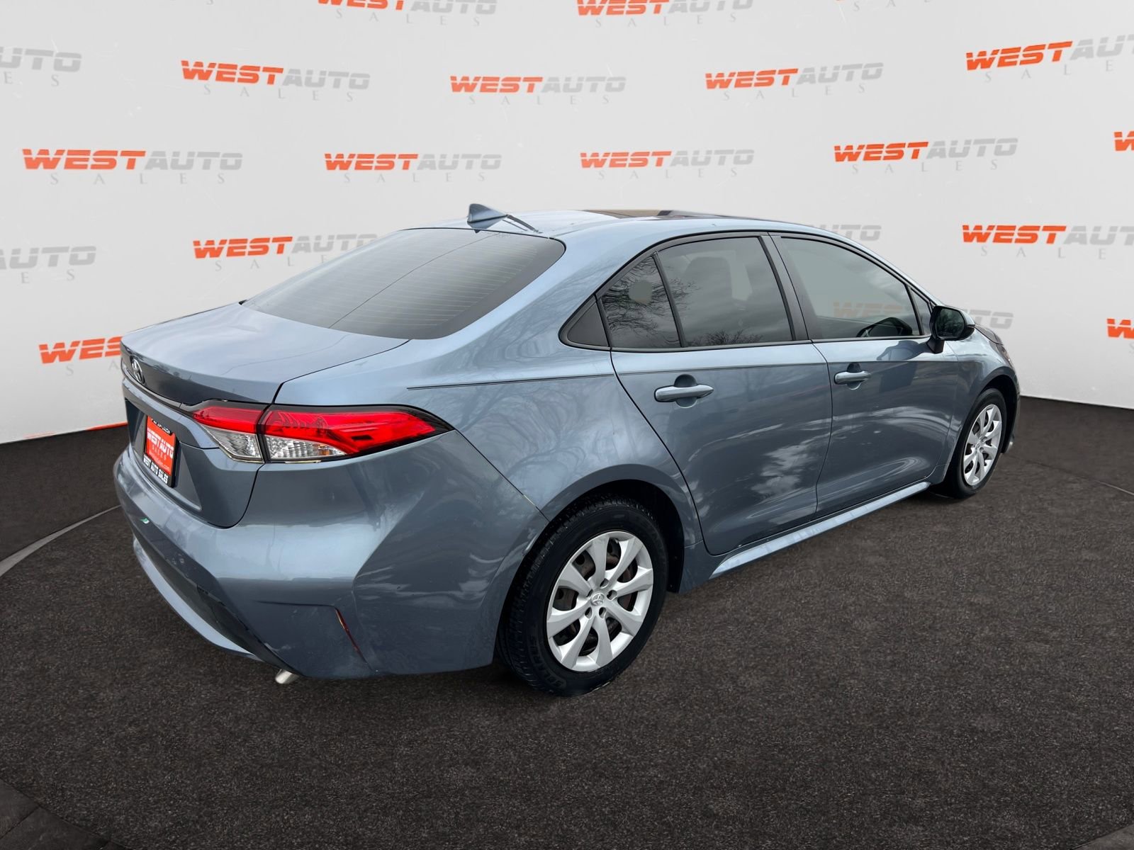 Used 2020 Toyota Corolla LE image 5