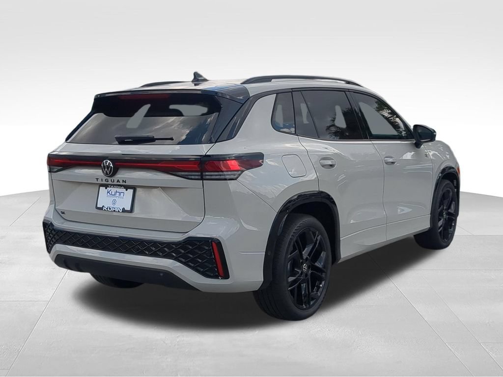 New 2026 Volkswagen Tiguan SE R-Line FWD video 3