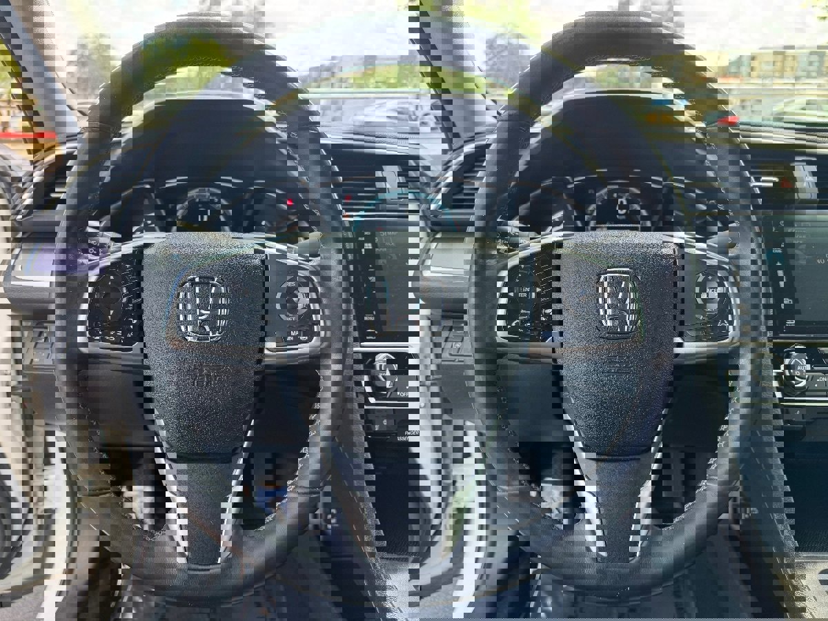 Used 2018 Honda Civic Touring image 16