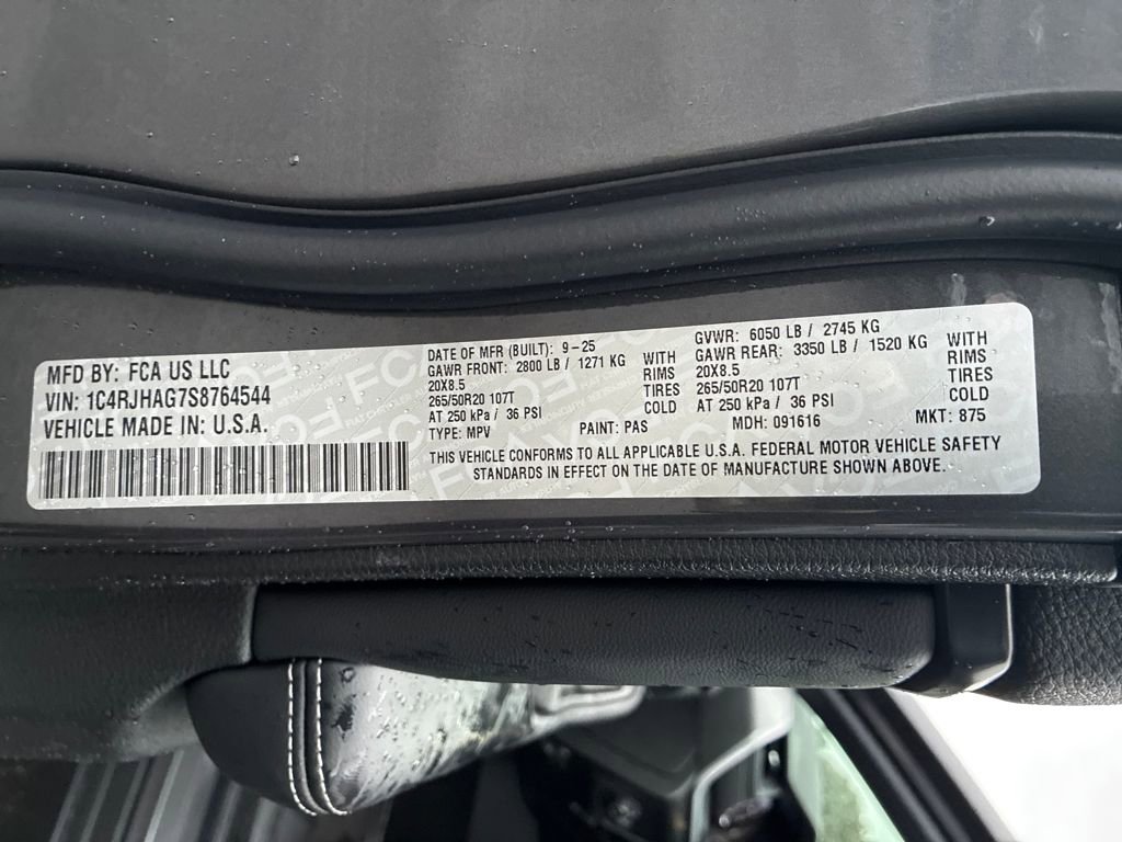 New 2025 Jeep Grand Cherokee Altitude image 30